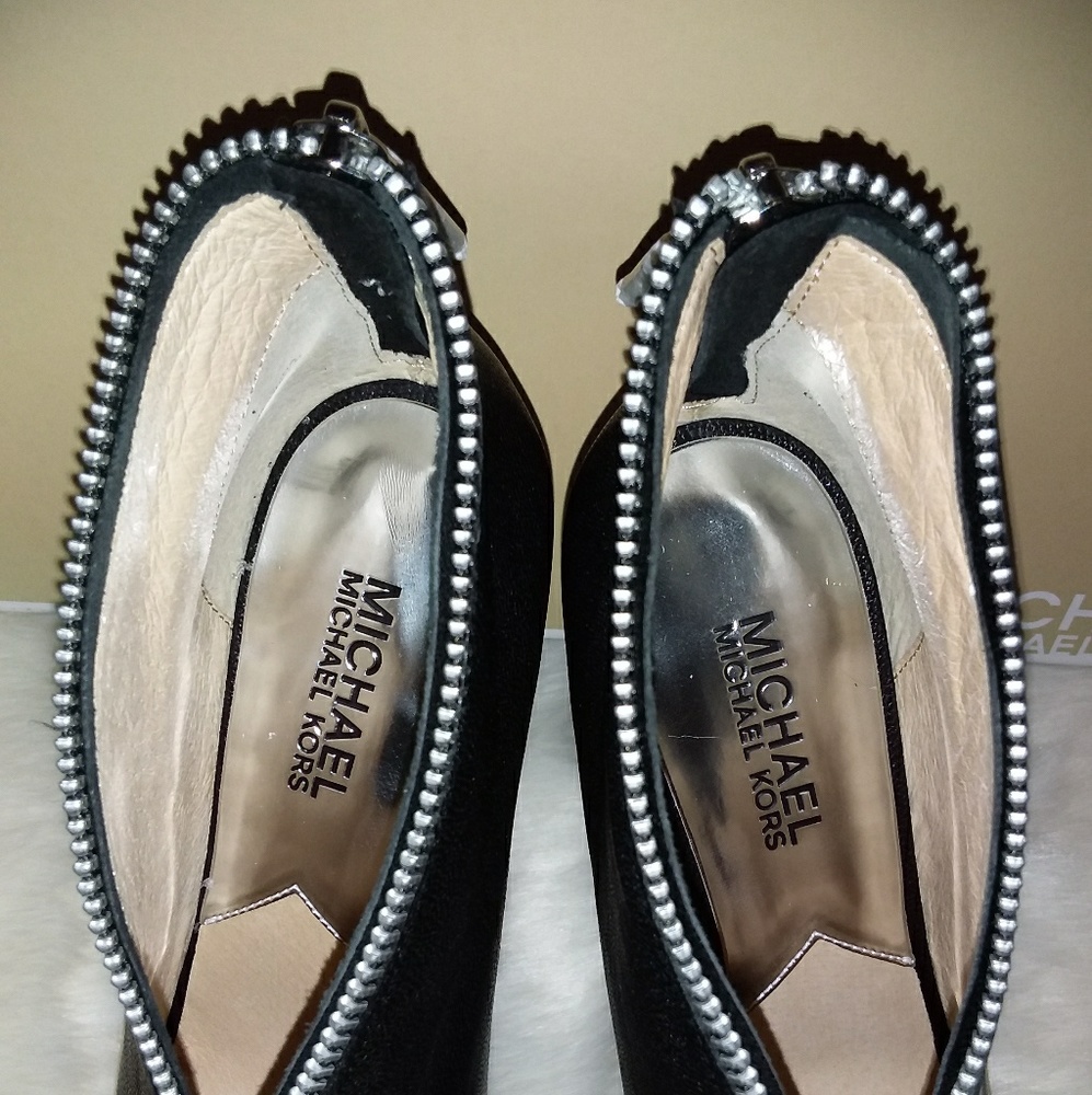 Michael Kors 'Parker' Platform Heels - Picture 4 of 7